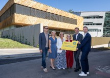 Architekt DI Christoph Janauschek von G.o.y.a. Group of Young Architects, Deputy Managing Director Barbara Abraham, Landeshauptfrau Johanna Mikl-Leitner, Bundesministerin Eva-Maria Holzleitner, ISTA-Präsident Martin Hetzer und Christoph Reiter-Havlicek, Leiter der Abteilung Gebäude- und Liegenschaftsmanagement (v.l.n.r.)