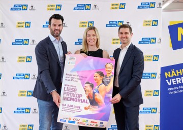 Bei der Pressekonferenz zum 18. Liese Prokop Memorial (v.l.): LH-Stellvertreter Udo Landbauer, Meetingdirektorin Beate Taylor und Stefan Wukovitsch, NV-Vorstandsdirektor.