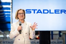 „Niederösterreich spielt in der ersten Liga der europäischen Bahnindustrie“, sagte Landeshauptfrau Johanna Mikl-Leitner bei der Eröffnung der neuen Stadler-Halle.